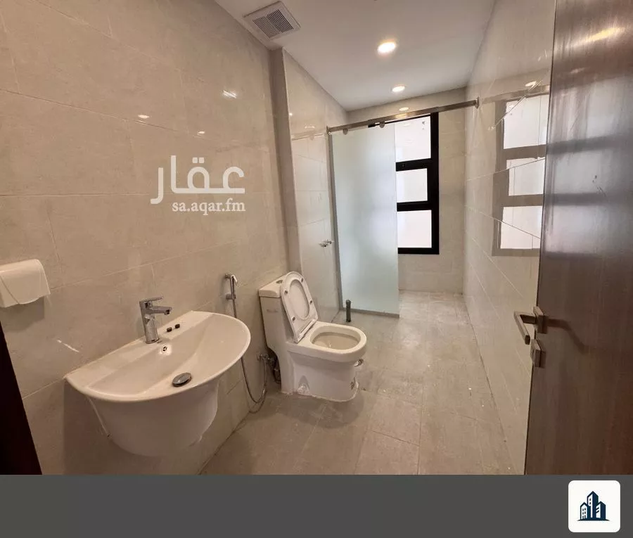 3 bedroom villa in Al Janadriyah 6