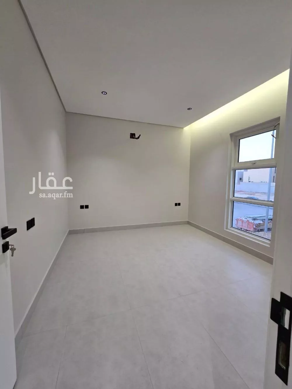 فيلا 7 غرف في العارض 12