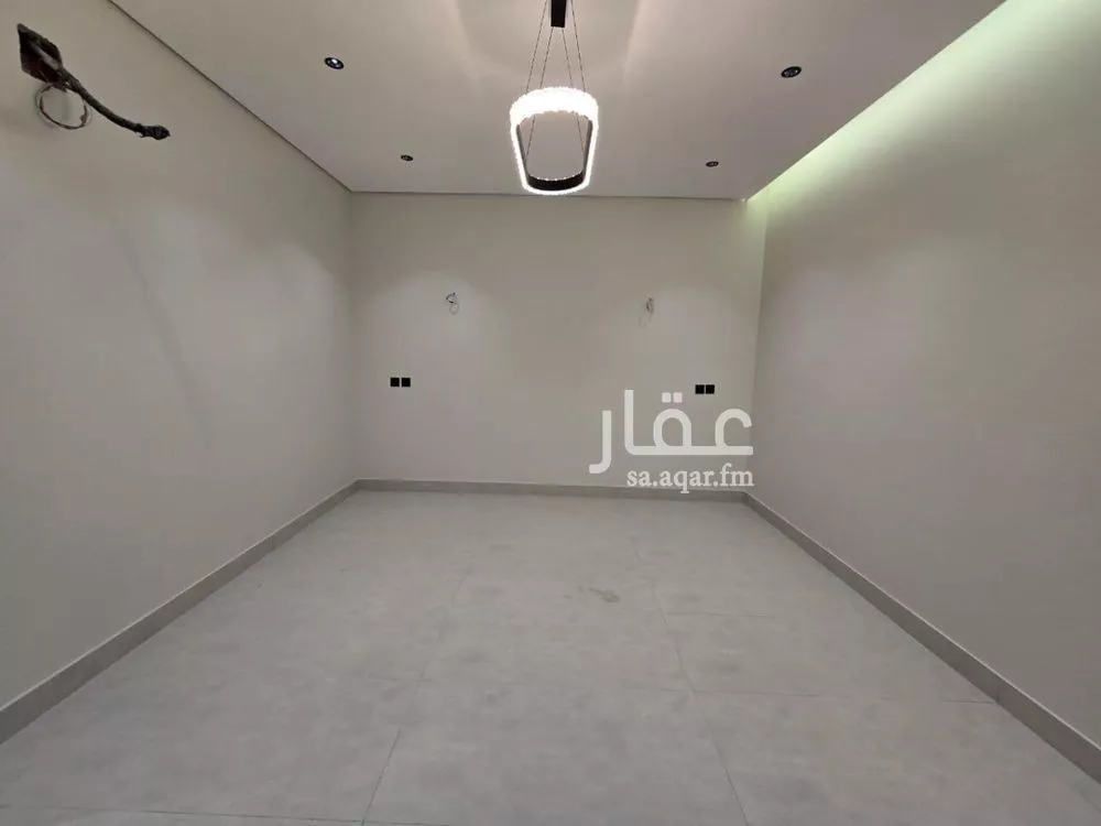 فيلا 7 غرف في العارض 15