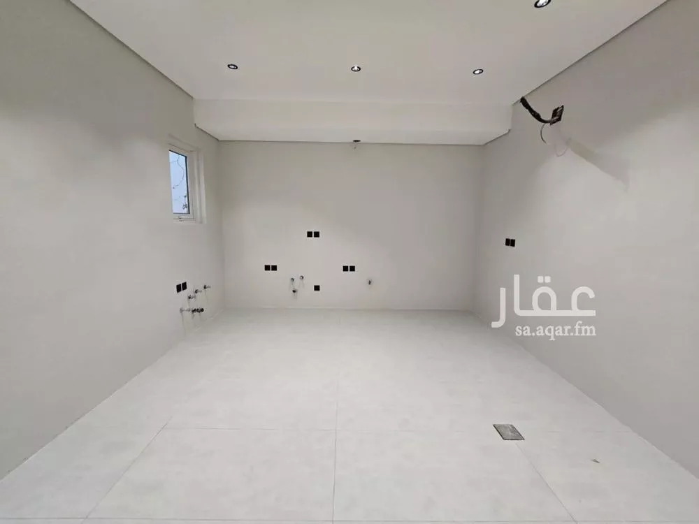 فيلا 7 غرف في العارض 5