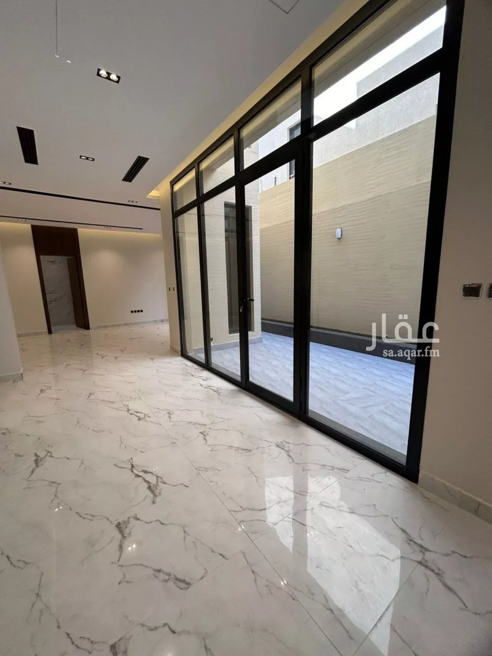 5 bedroom villa in Al Narjis 28