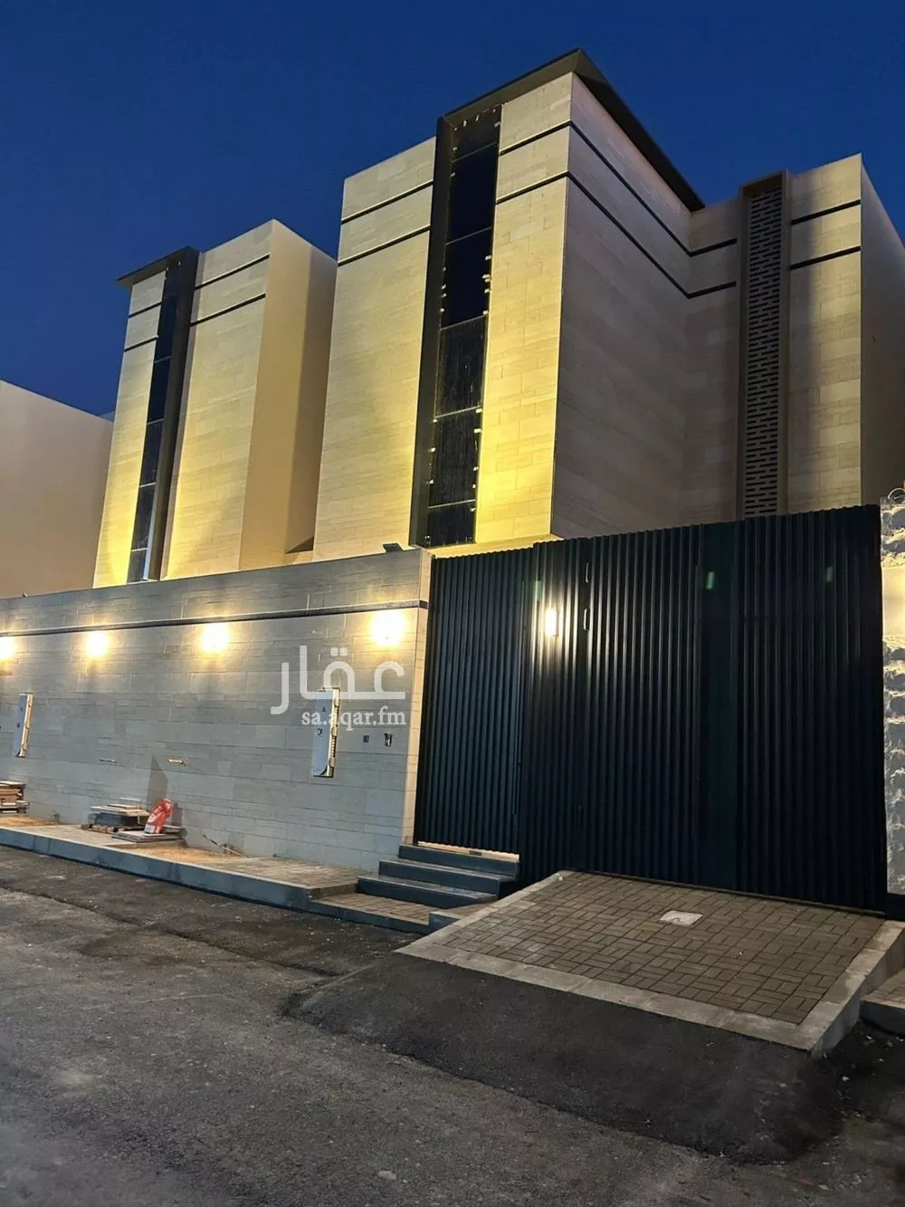 5 bedroom villa in Al Narjis 9