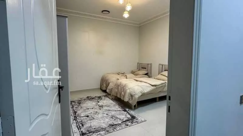 2 bedroom floor in Al Aziziyah 6