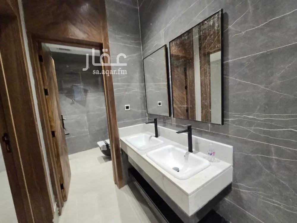 5 bedroom villa in Okaz 3