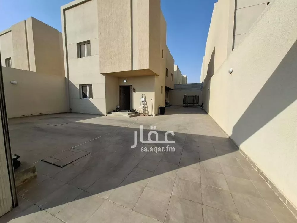 فيلا 6 غرف في الجنادرية 9