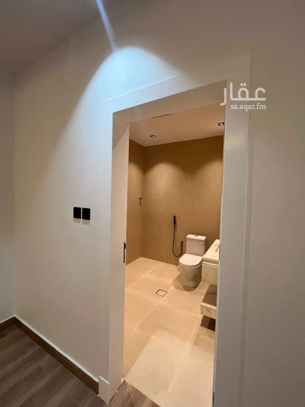 فيلا 5 غرف في الحزم 16