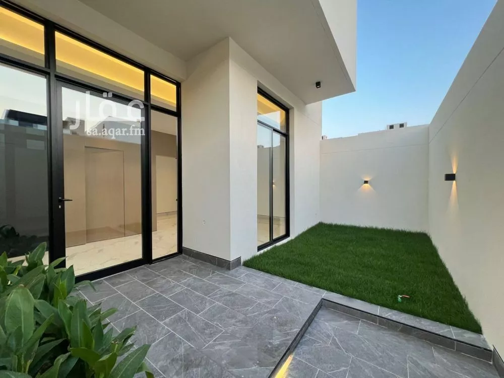 5 bedroom villa in Al Narjis 15