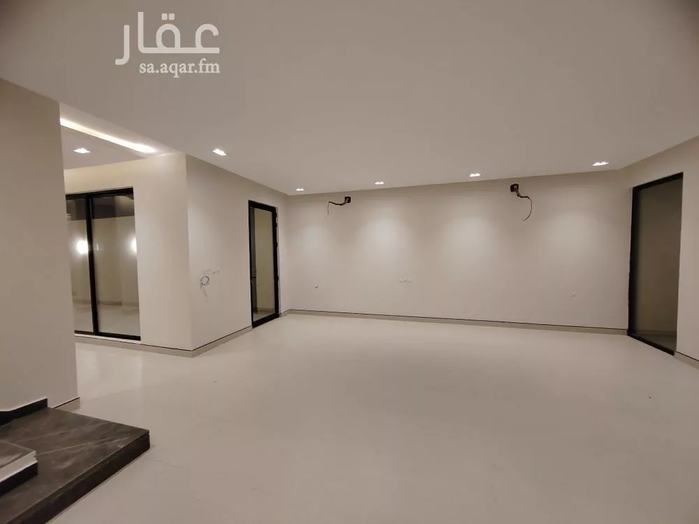 5 bedroom villa in Al Rimal 2