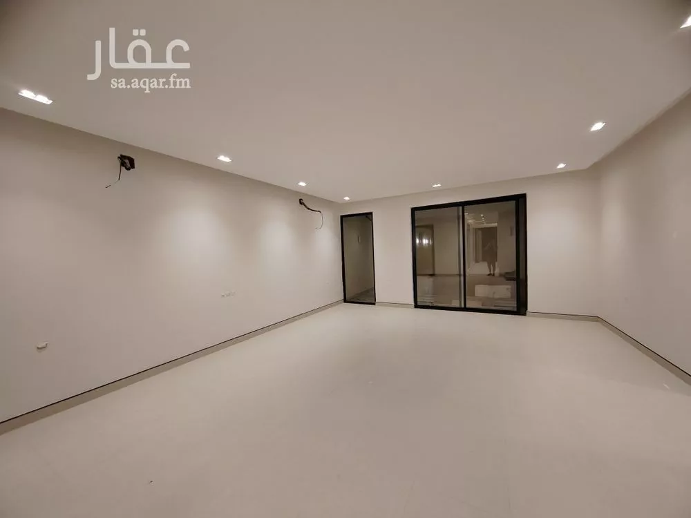 5 bedroom villa in Al Rimal 8