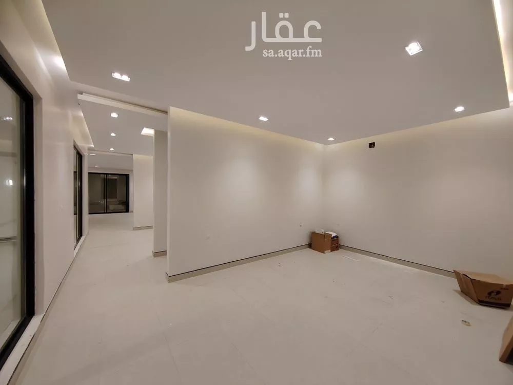5 bedroom villa in Al Rimal 9