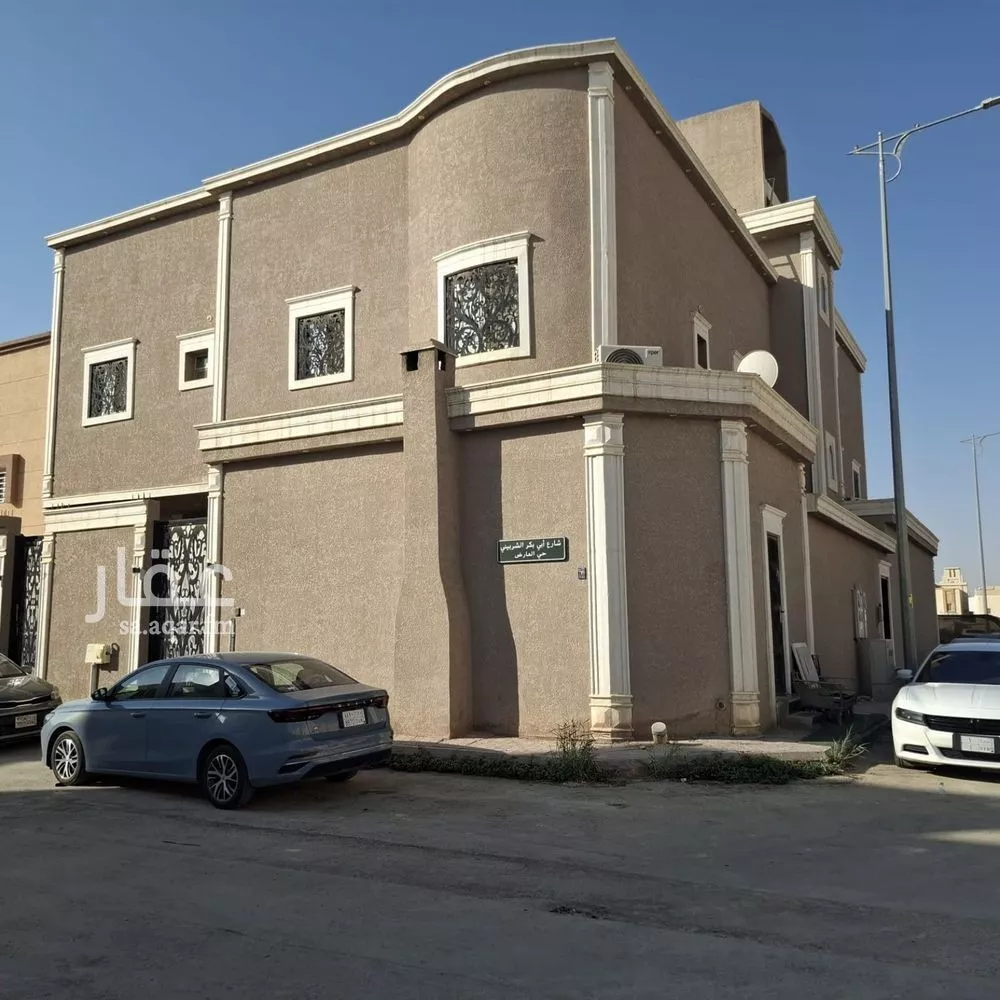 5 bedroom villa in Al Aridh 8