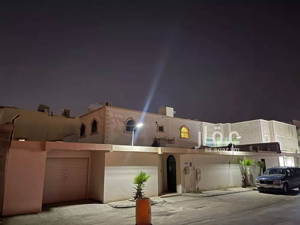 5 bedroom villa in Al Hazm 14
