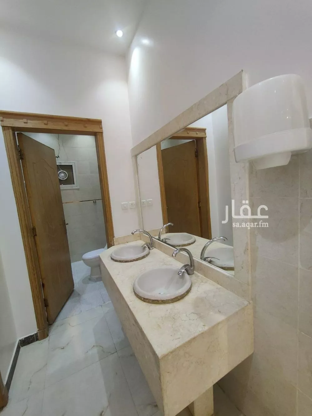 8 bedroom villa in Al Rimal 4