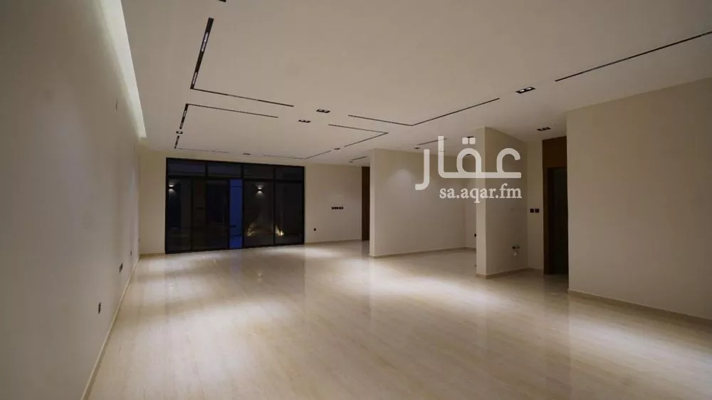 فيلا 5 غرف في العارض 8