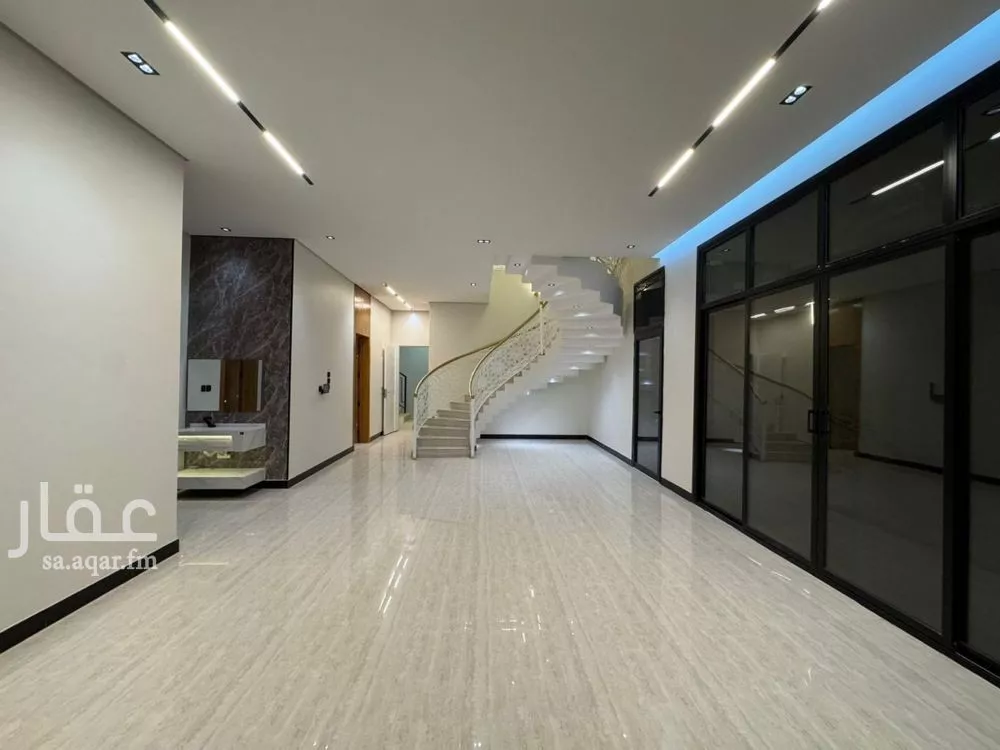 5 bedroom villa in Al Rimal 11