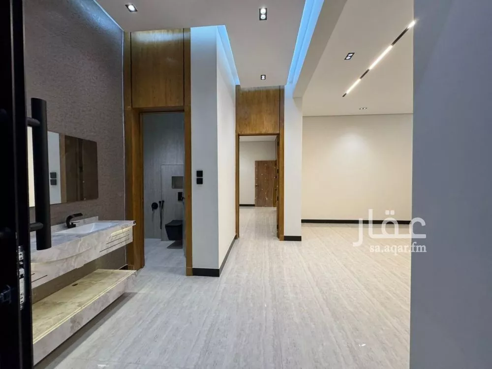 5 bedroom villa in Al Rimal 10