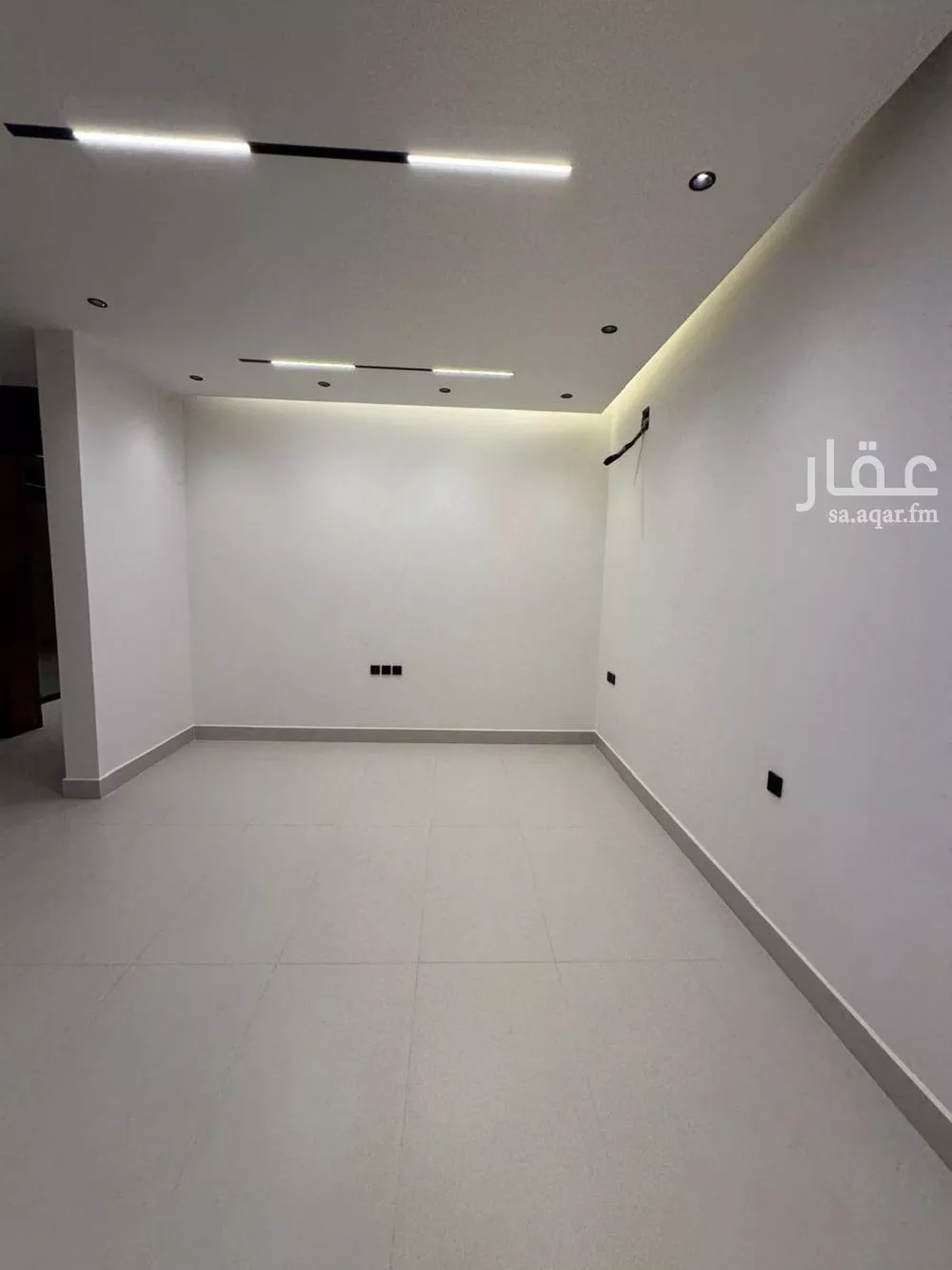 5 bedroom villa in Al Narjis 9