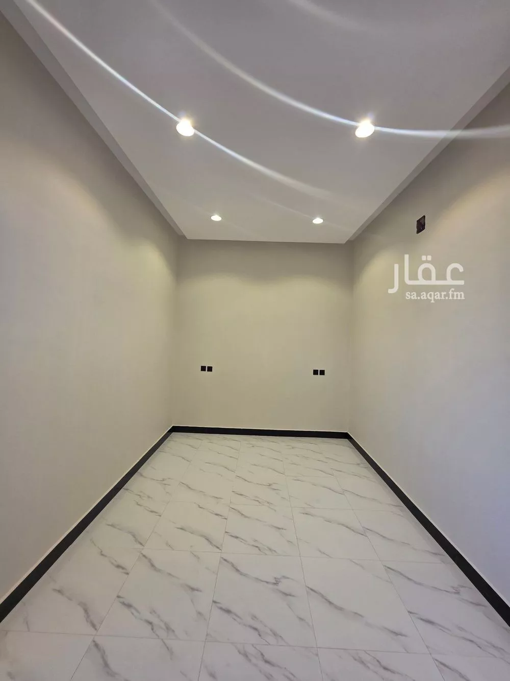 فيلا 6 غرف في ظهرة لبن 24