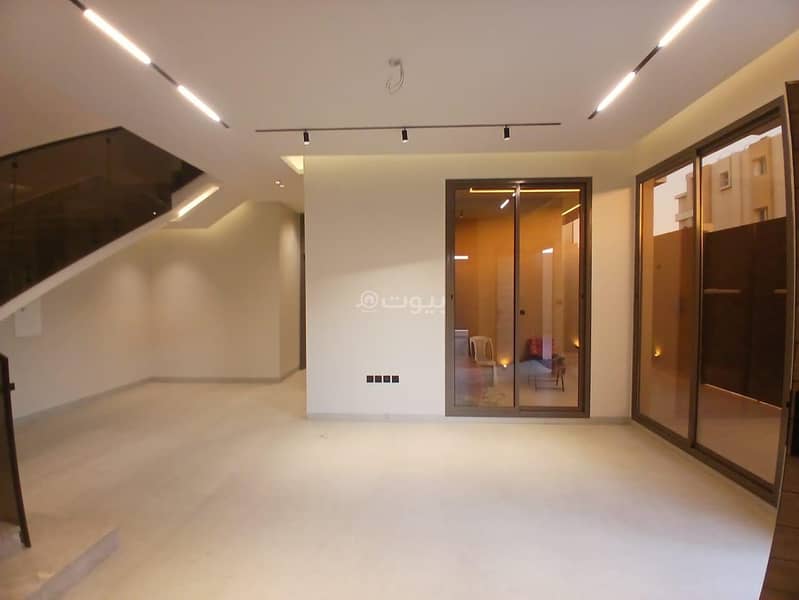 4 bedroom villa in Granada, Riyadh 21