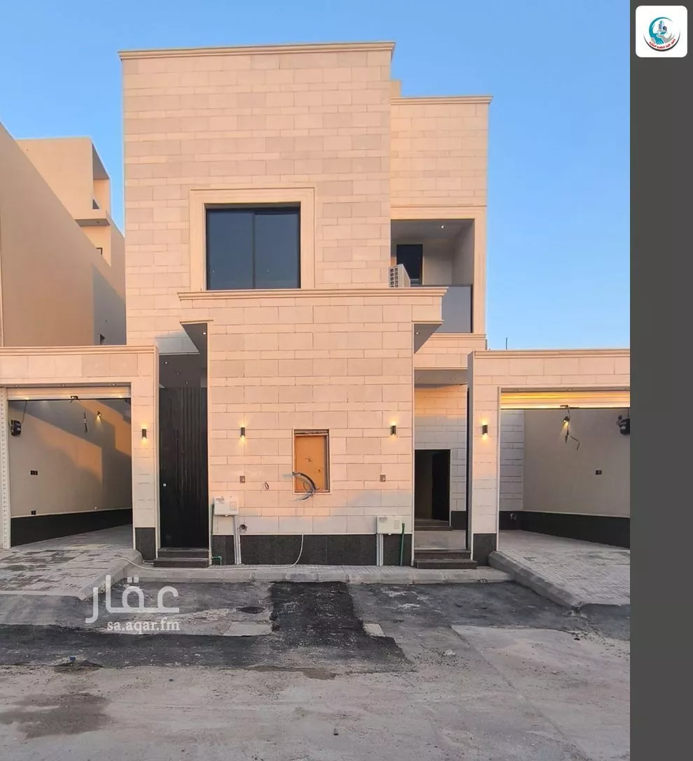 5 bedroom villa in Al Janadriyah 2
