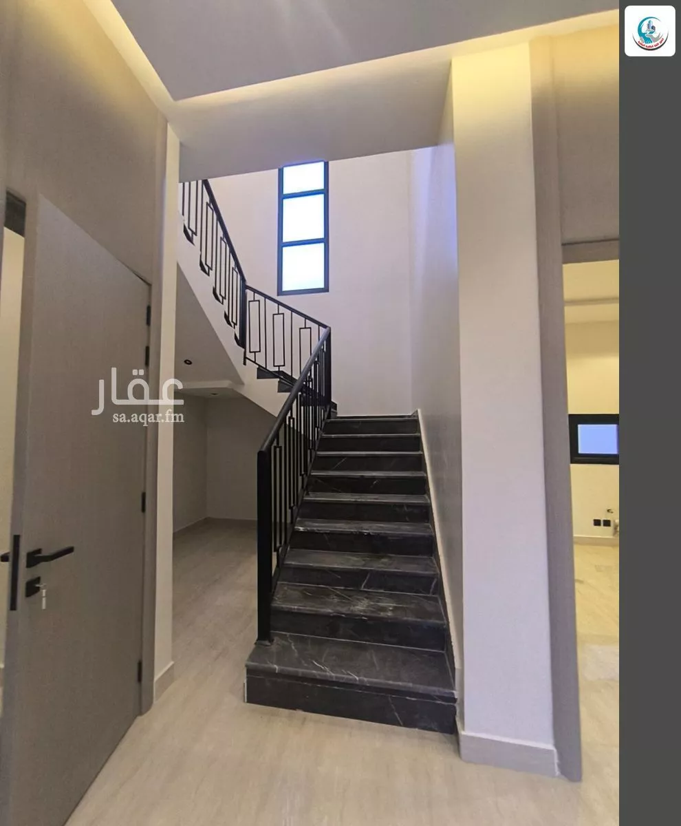 5 bedroom villa in Al Janadriyah 12