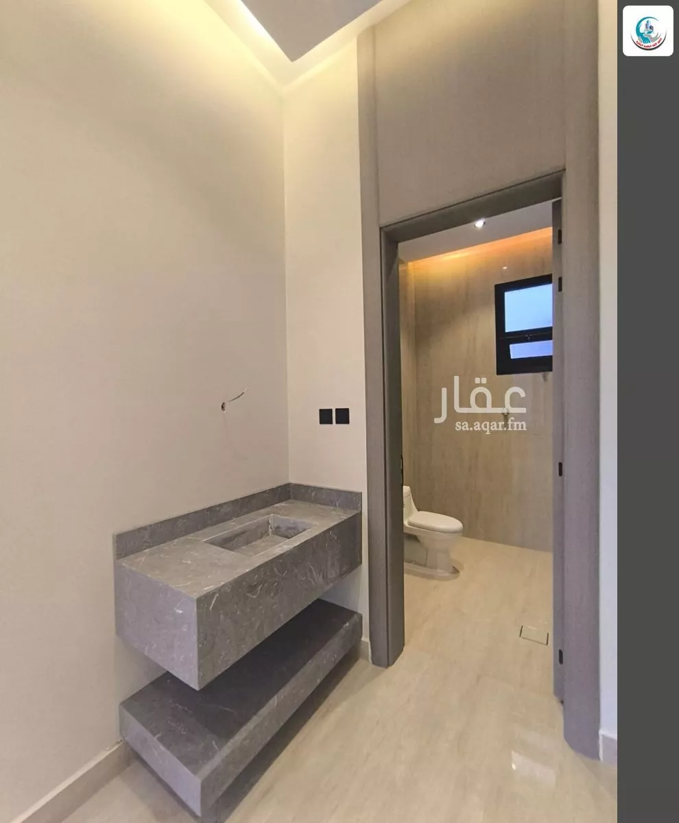 5 bedroom villa in Al Janadriyah 14
