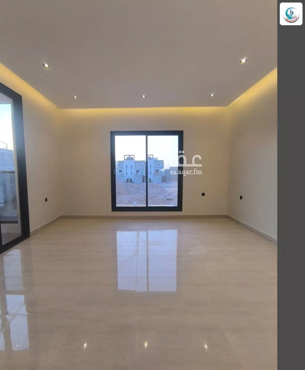 5 bedroom villa in Al Janadriyah 15