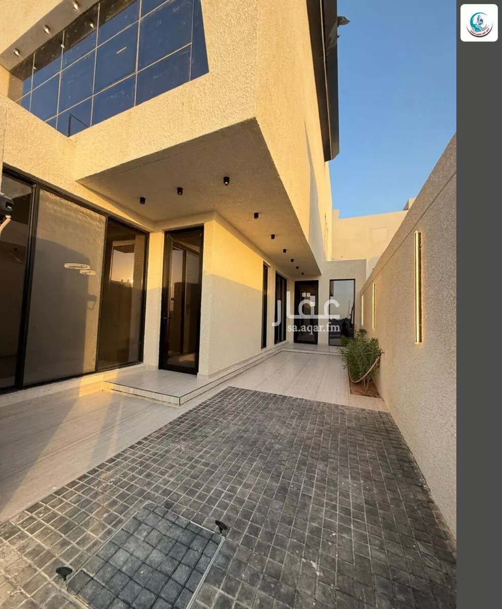 8 bedroom villa in Al Janadriyah 2