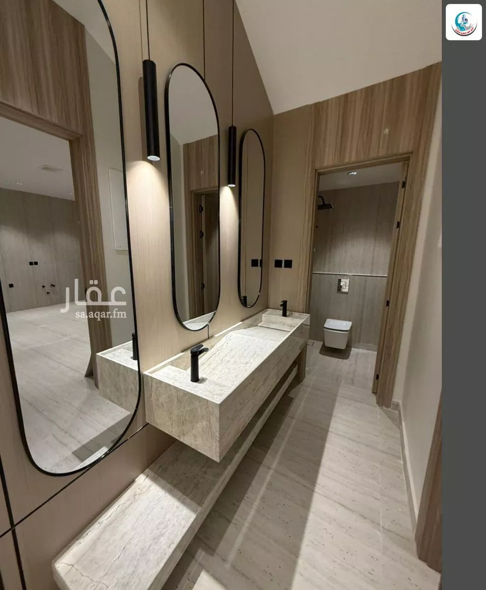 8 bedroom villa in Al Janadriyah 6