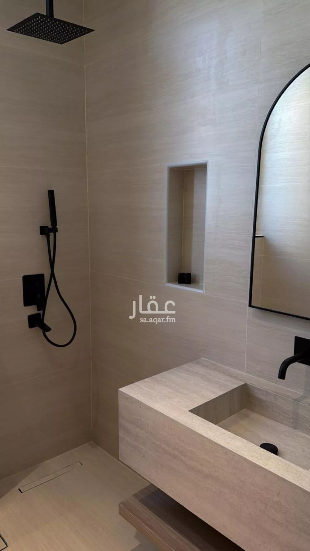 4 bedroom villa in Al Malaz 9