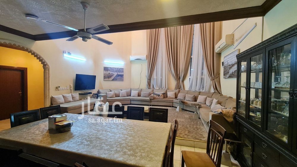5 bedroom villa in Shubra, Riyadh 16
