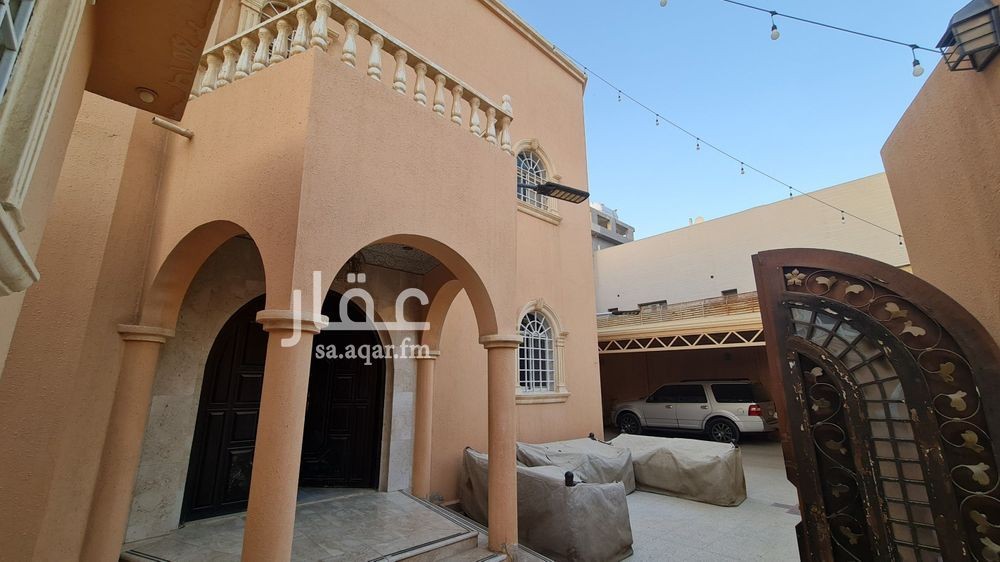 5 bedroom villa in Shubra, Riyadh 9