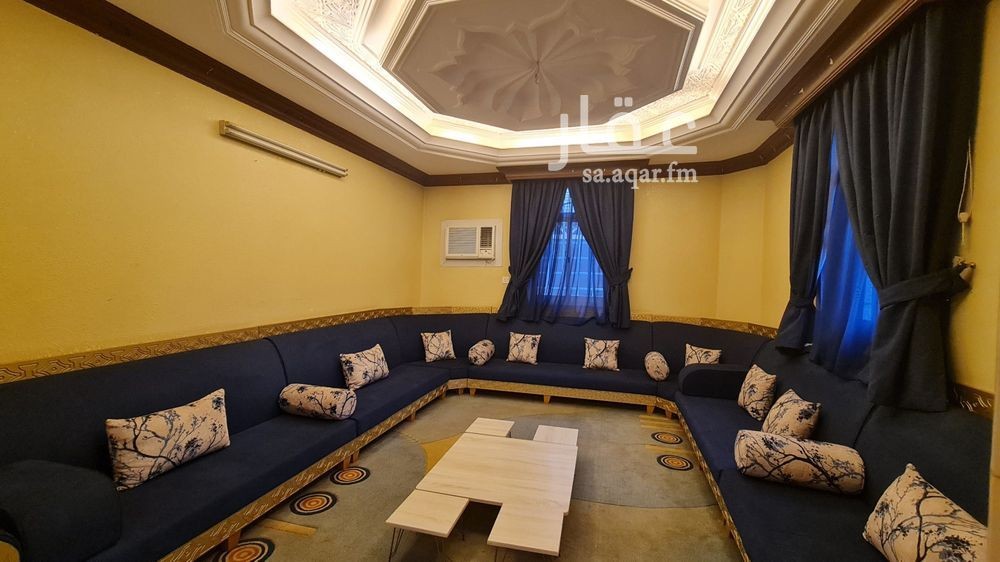 5 bedroom villa in Shubra, Riyadh 14