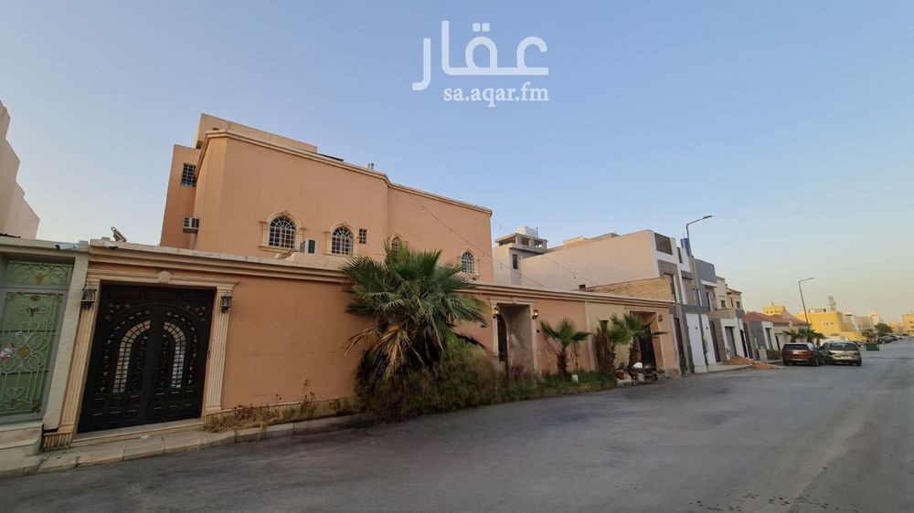 5 bedroom villa in Shubra, Riyadh 2