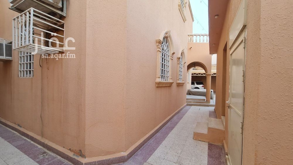 5 bedroom villa in Shubra, Riyadh 15