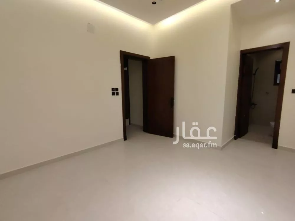 فيلا 6 غرف في عكاظ 9