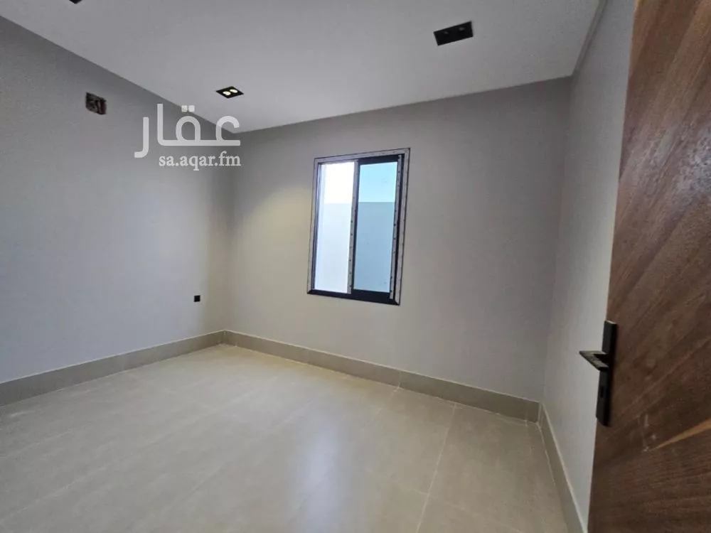 فيلا 5 غرف في عكاظ 19