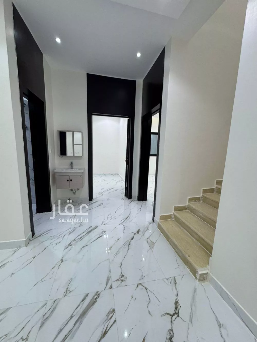 5 bedroom villa in Al Uraija Al Gharbiyah 6
