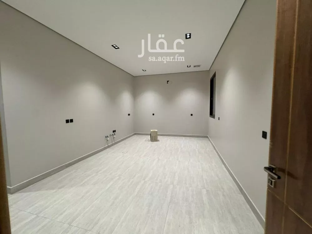فيلا 5 غرف في الرمال 7