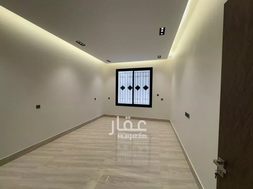 5 bedroom villa in Al Rimal 6