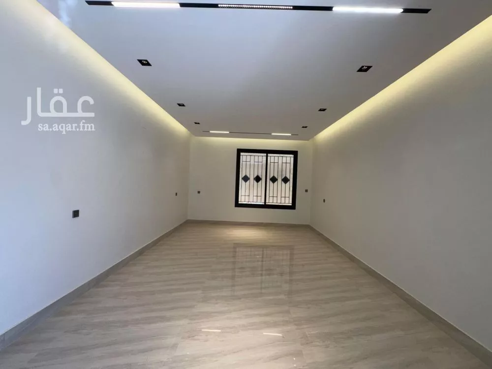 5 bedroom villa in Al Rimal 9