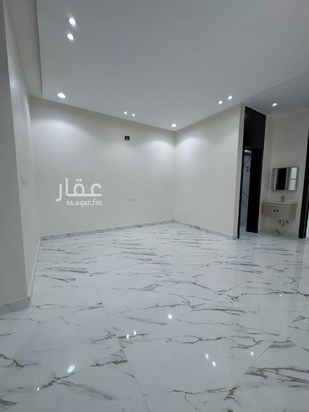 فيلا 6 غرف في العريجاء الغربية 7