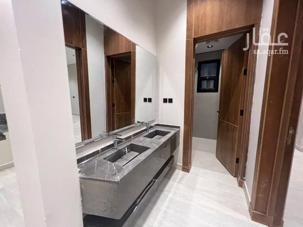 5 bedroom villa in Al Rimal 6