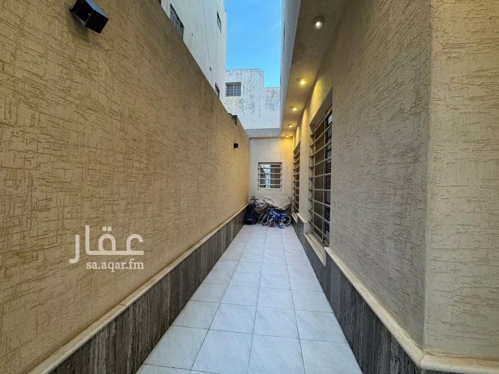 فيلا 6 غرف في المونسية 18