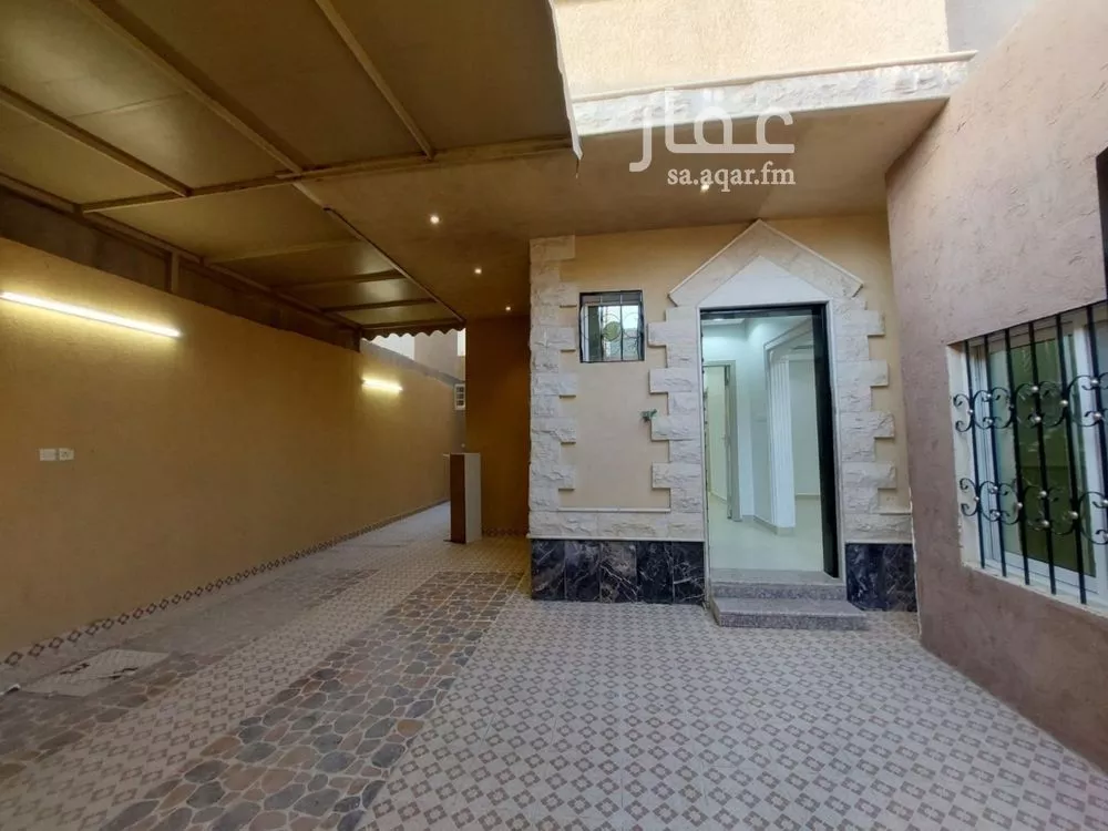 5 bedroom villa in Dhahrat Laban 2