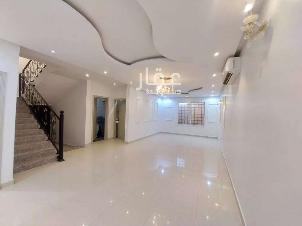 5 bedroom villa in Dhahrat Laban 13