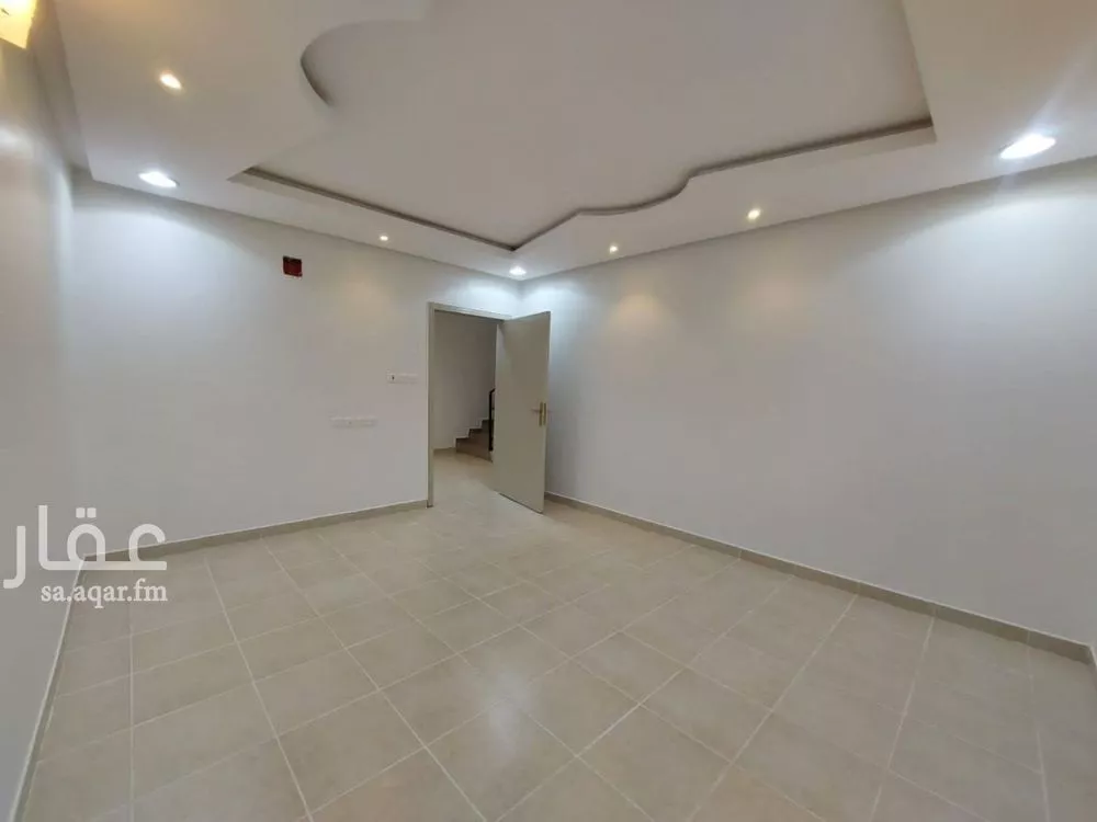 5 bedroom villa in Dhahrat Laban 6