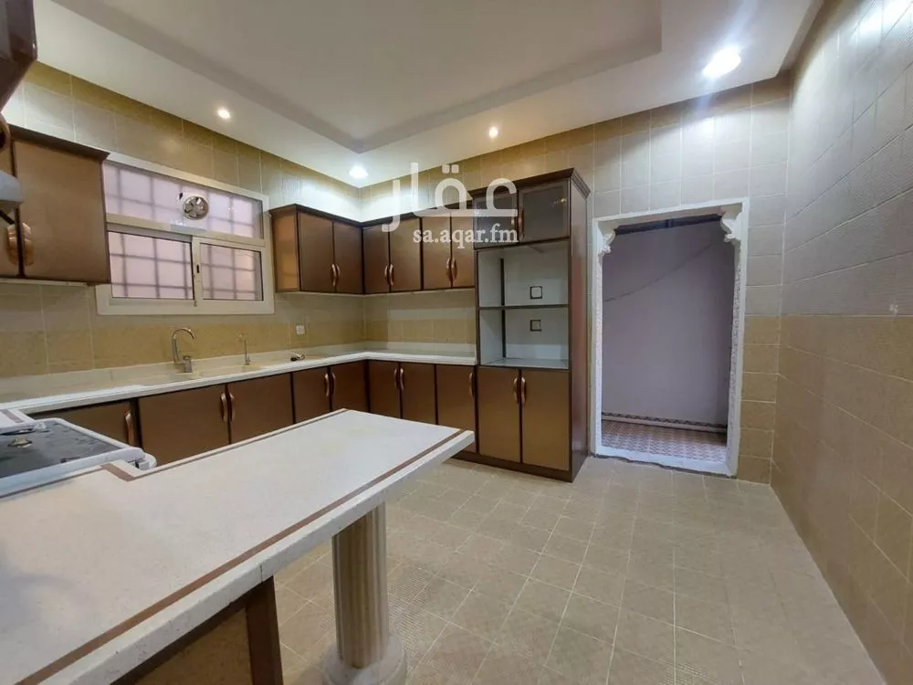 5 bedroom villa in Dhahrat Laban 7