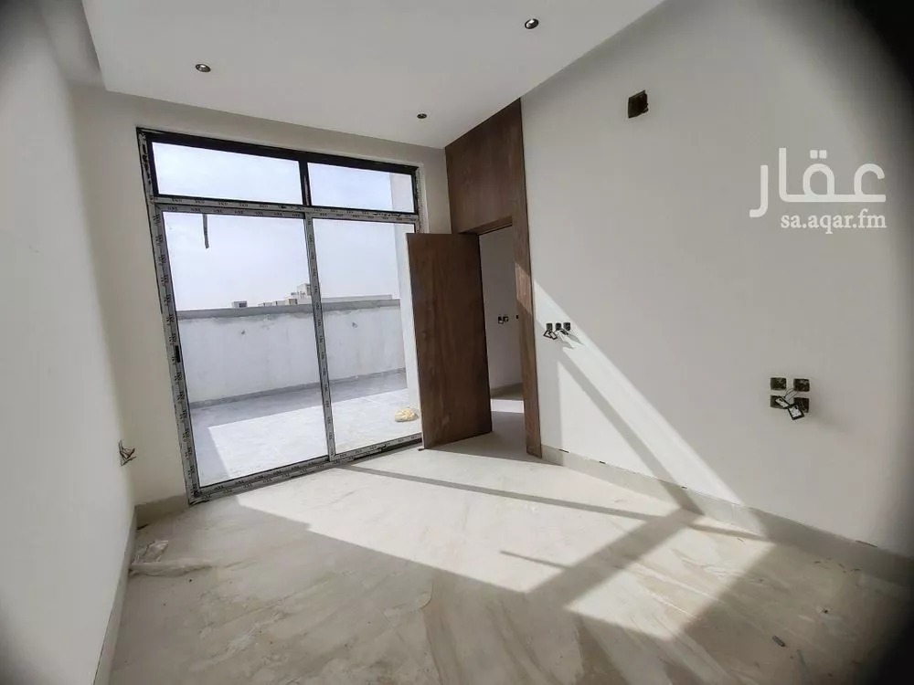 5 bedroom villa in Al Aridh 5