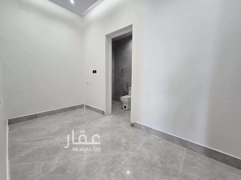6 bedroom villa in Ash Sharq 16
